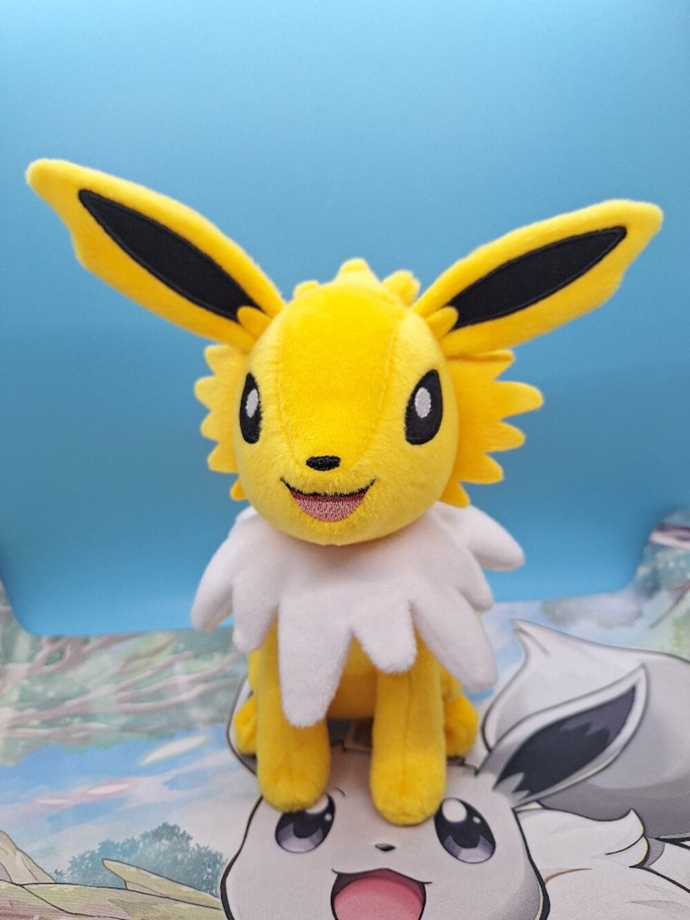Pokémon Sitting Jolteon 8" Plush Toy Toys R Us Exclusive 2017 TOMY®